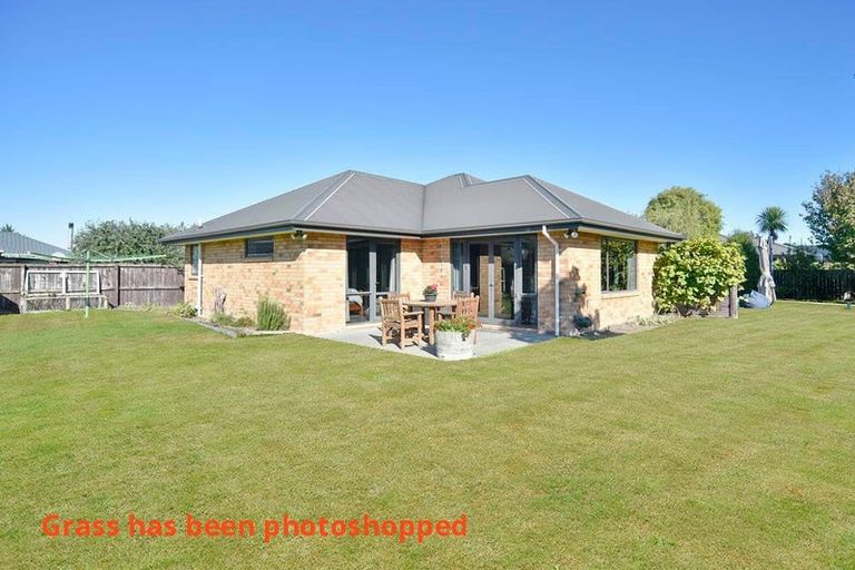 Photo of property in 9 Parkinson Place, Woodend, 7610