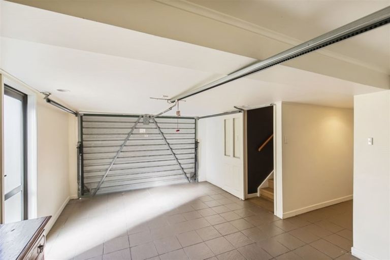 Photo of property in 1/53 Corunna Road, Milford, Auckland, 0620