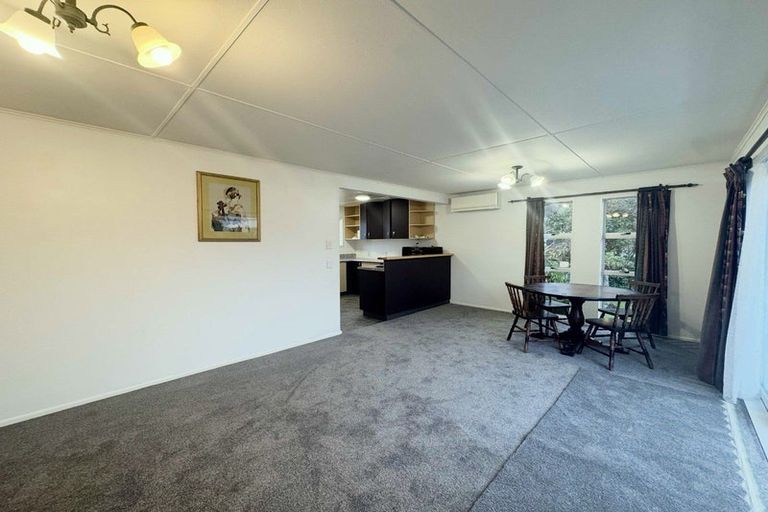Photo of property in 8 Kew Grove, Wainuiomata, Lower Hutt, 5014