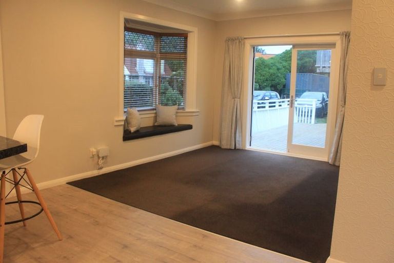 Photo of property in 55 Hungerford Road, Houghton Bay, Wellington, 6023