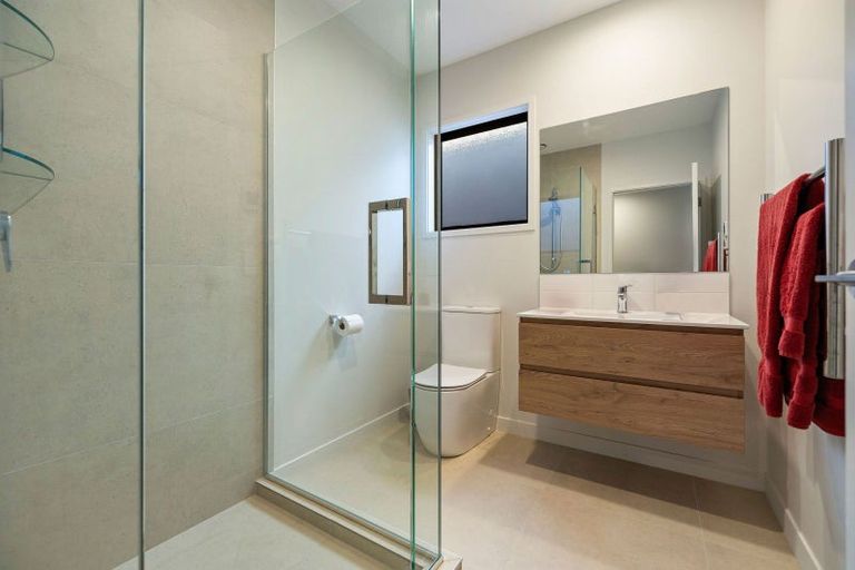 Photo of property in 12 Chapman Way, Jacks Point, 9371