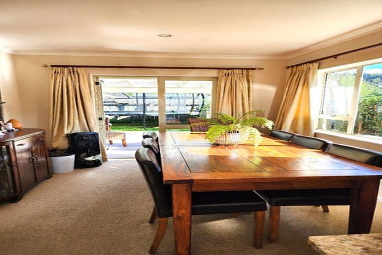 Photo of property in 2 Emerald Hill Drive, Birchville, Upper Hutt, 5018