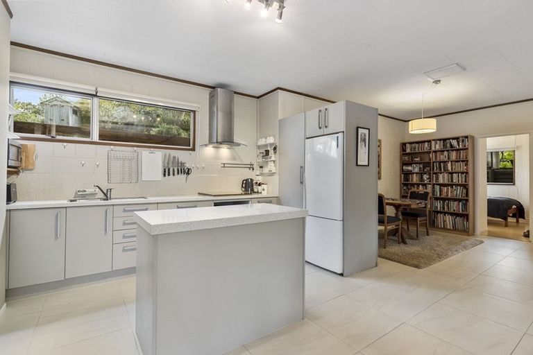 Photo of property in 22 Killarney Avenue, Torbay, Auckland, 0630