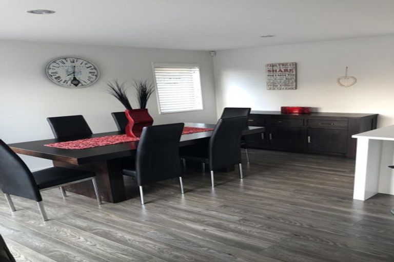 Photo of property in 4 Bridget Court, Red Beach, 0932