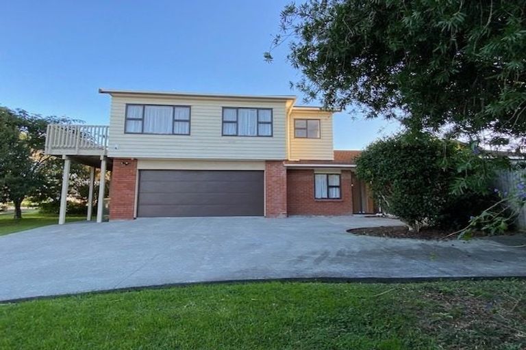 Photo of property in 5 Fielding Crescent, Farm Cove, Auckland, 2012
