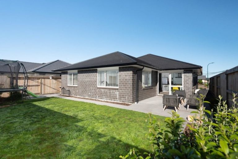 Photo of property in 39 Te Kio Crescent, Papamoa Beach, Papamoa, 3118