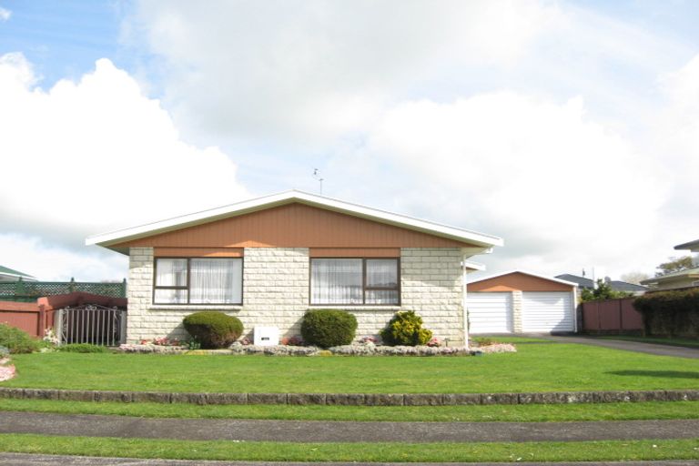 Photo of property in 8 Pokaka Place, Inglewood, 4330