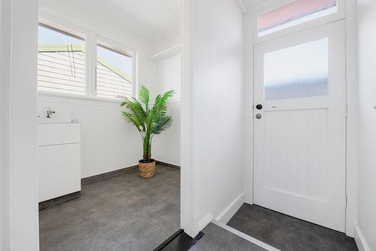 Photo of property in 102 Insoll Avenue, Enderley, Hamilton, 3214