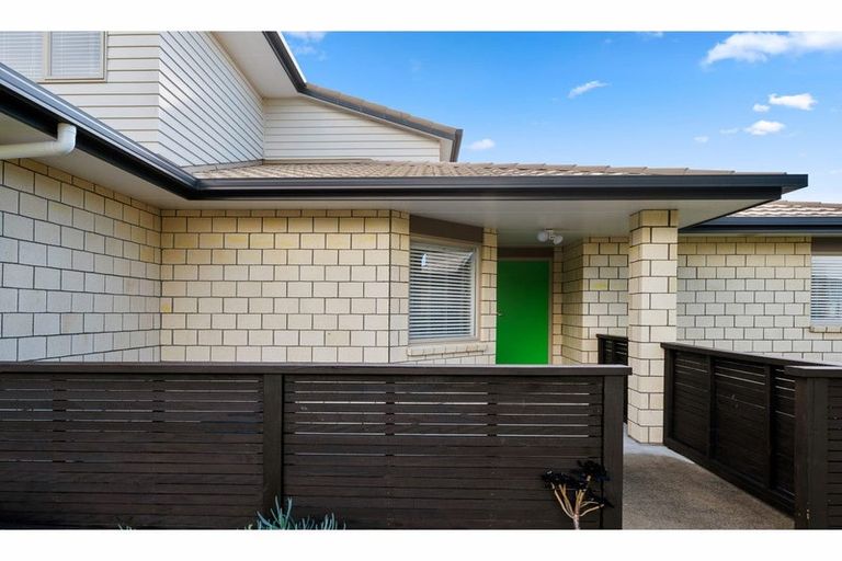 Photo of property in 33/64 Kawaha Point Road, Kawaha Point, Rotorua, 3010