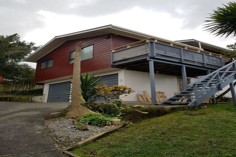 Photo of property in 2/15 Witheford Drive, Bayview, Auckland, 0629