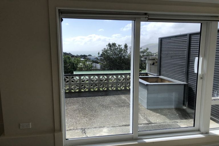 Photo of property in 2 Raroa Place, Pukerua Bay, 5026