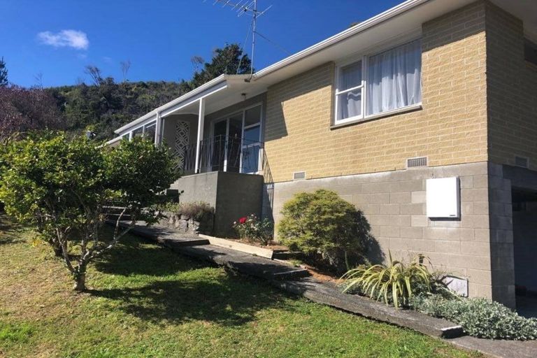 Photo of property in 19a Willis Grove, Wainuiomata, Lower Hutt, 5014