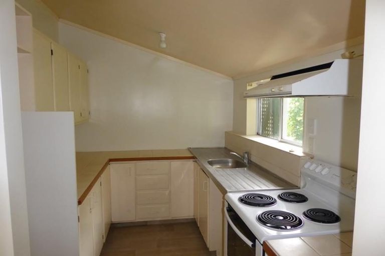 Photo of property in 9 Hungerford Road, Lyall Bay, Wellington, 6022