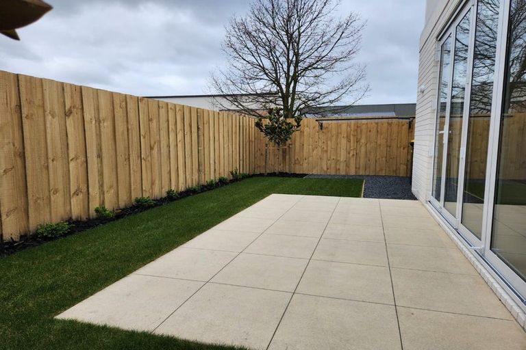 Photo of property in 2/117 Burke Street, Sydenham, Christchurch, 8023