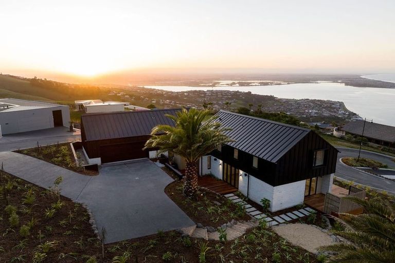 Photo of property in 9 Loader Lane, Clifton, Christchurch, 8081