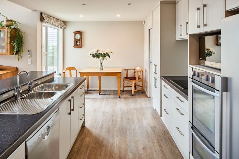 Photo of property in 9 Duncan Street, Tawa, Wellington, 5028