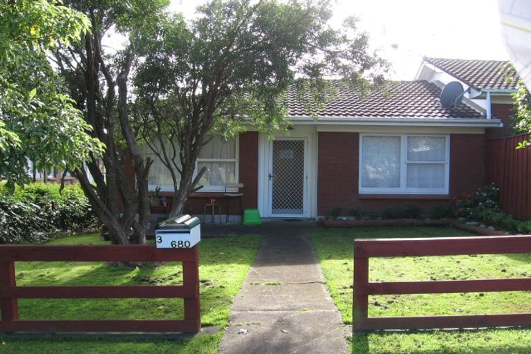 Photo of property in 1/680 Pakuranga Road, Howick, Auckland, 2010
