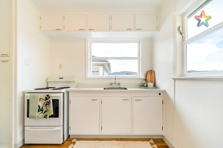 Photo of property in 39 Ruthven Road, Wainuiomata, Lower Hutt, 5014