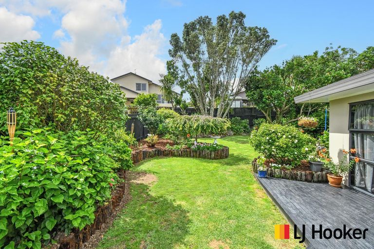 Photo of property in 33 Peretao Rise, The Gardens, Auckland, 2105
