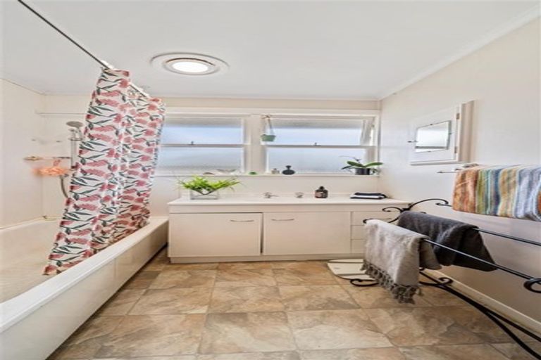 Photo of property in 80 Litten Road, Cockle Bay, Auckland, 2014