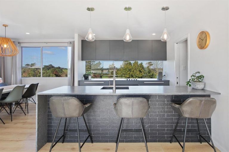 Photo of property in 172 Torkar Road, Clarks Beach, 2122