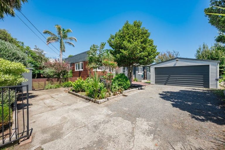 Photo of property in 3 Moa Road, Raumati Beach, Paraparaumu, 5032