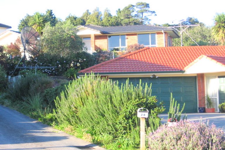 Photo of property in 28 De Havilland Drive, Goodwood Heights, Auckland, 2105