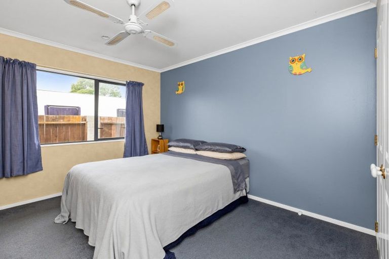 Photo of property in 15a Howard Road, Taradale, Napier, 4112