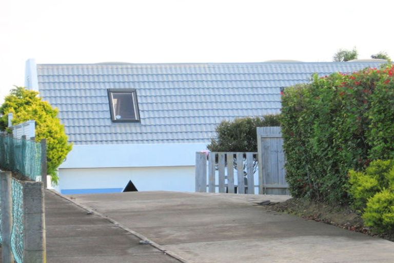 Photo of property in 16 Falstaff Place, Half Moon Bay, Auckland, 2012