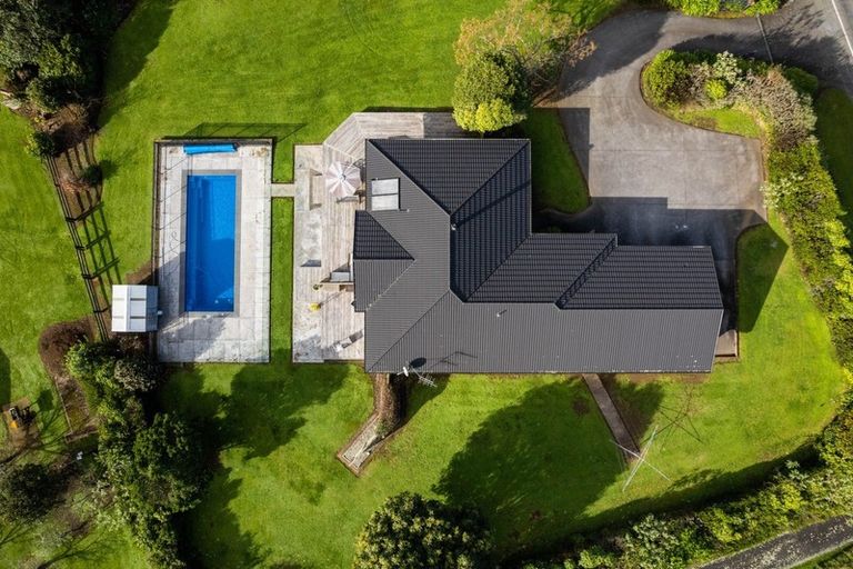 Photo of property in 395 Manutahi Road, Lepperton, New Plymouth, 4373