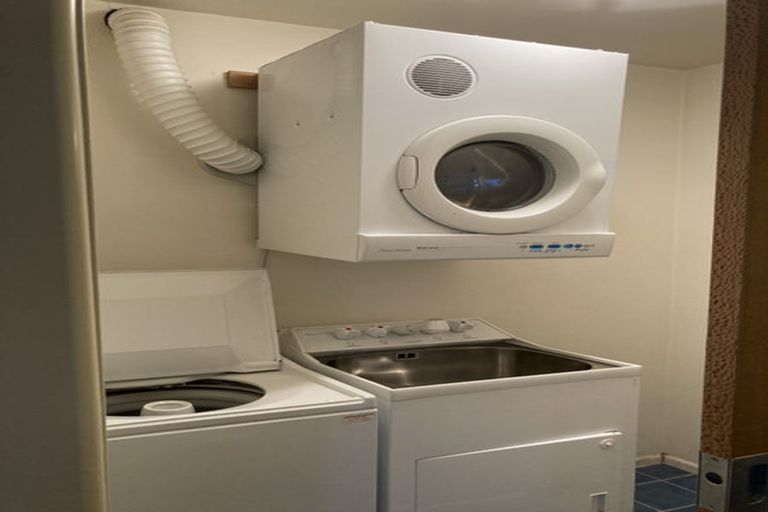 Photo of property in 8/80 Salamanca Road, Kelburn, Wellington, 6012