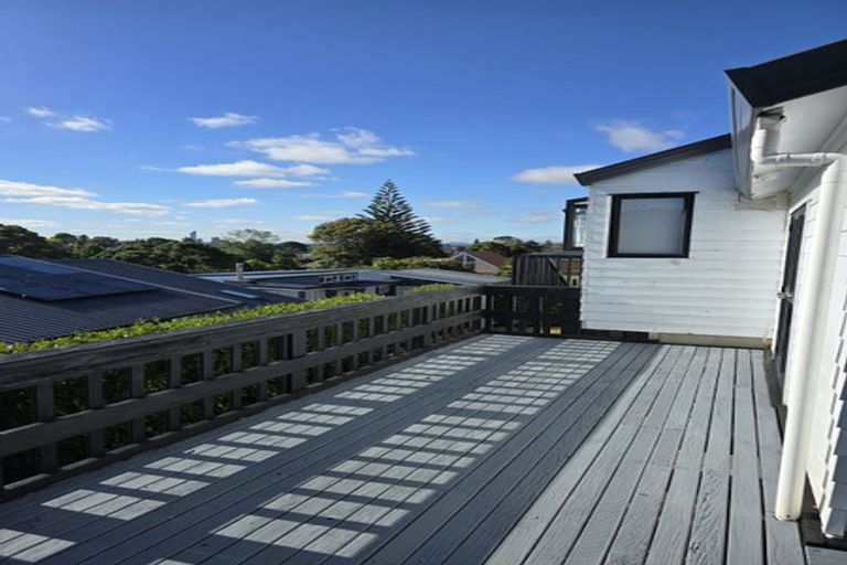 Photo of property in 1/20 Knightsbridge Drive, Forrest Hill, Auckland, 0620