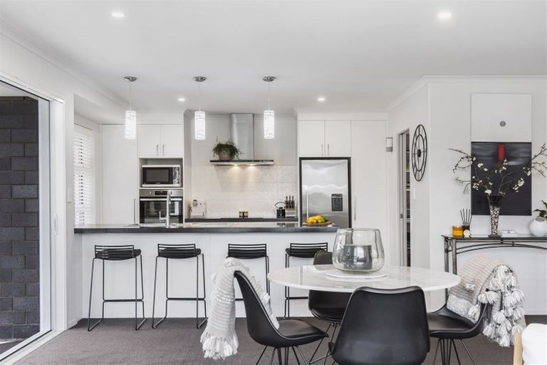 Photo of property in 17 Blanche Road, Papamoa Beach, Papamoa, 3118