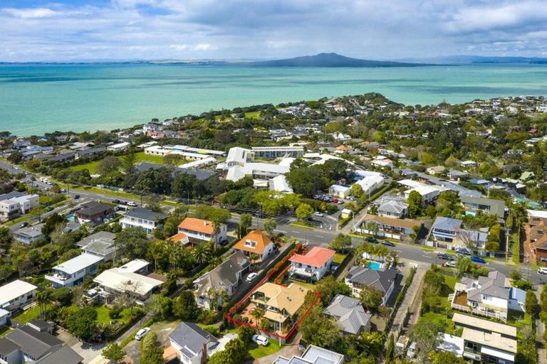 Photo of property in 88a Aberdeen Road, Campbells Bay, Auckland, 0620