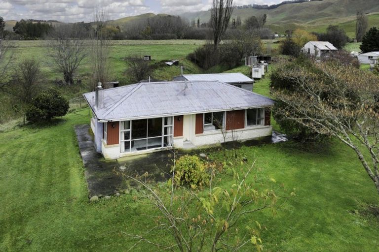 Photo of property in 1696 State Highway 2, Poukawa, Hastings, 4178