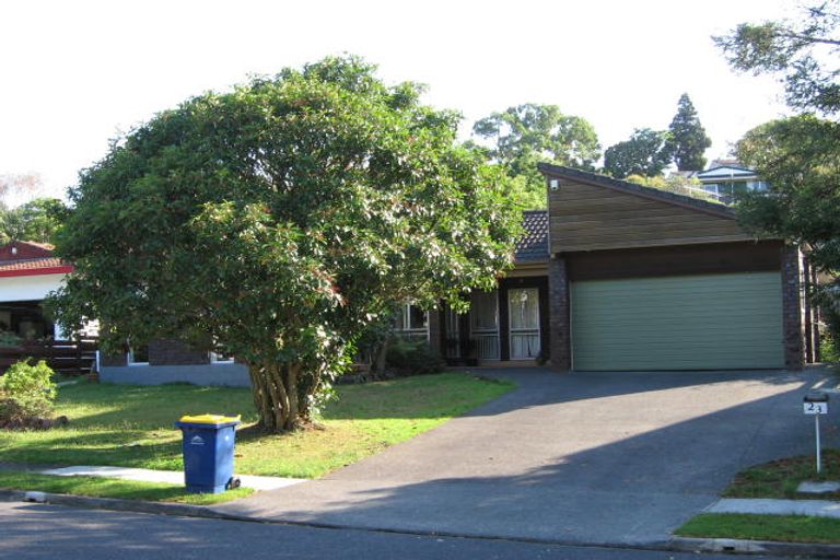 Photo of property in 23 Sandiacre Way, Browns Bay, Auckland, 0630