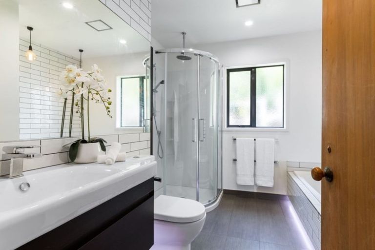 Photo of property in 44 Remarkables Crescent, Frankton, Queenstown, 9300