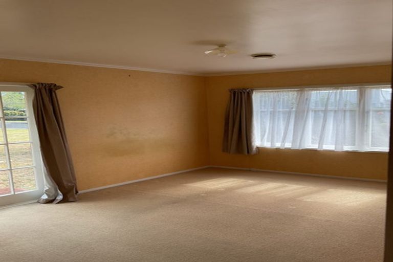 Photo of property in 64 Taikata Road, Te Atatu Peninsula, Auckland, 0610