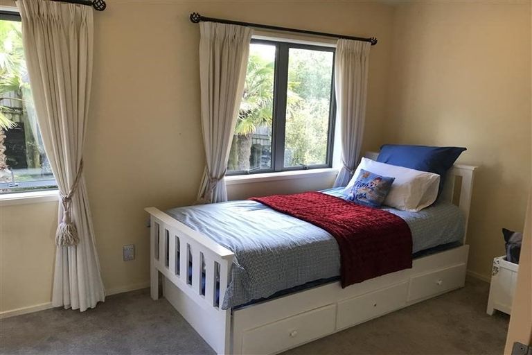 Photo of property in 3/17 Pannill Place, Oteha, Auckland, 0632