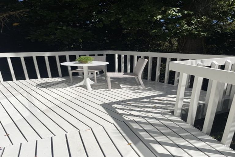 Photo of property in 106 Scenic Drive, Titirangi, Auckland, 0604