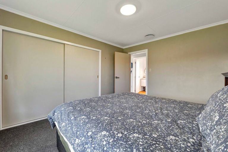 Photo of property in 100 Pembroke Road West, Pembroke, Stratford, 4332
