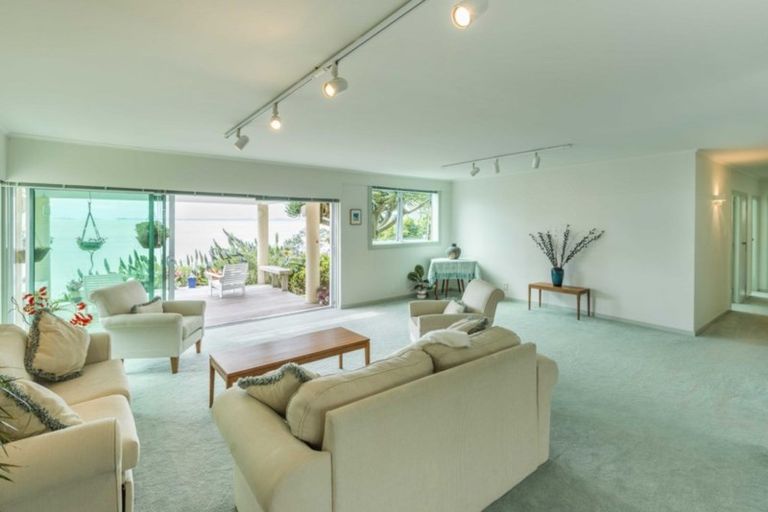 Photo of property in 1/187 Beach Road, Castor Bay, Auckland, 0620