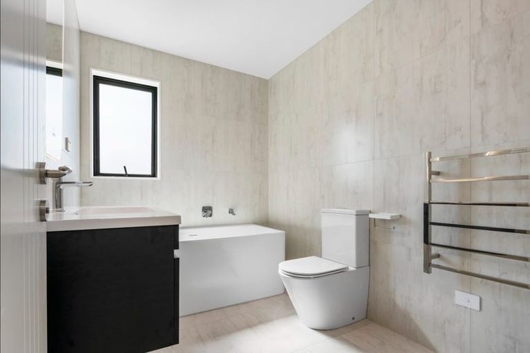 Photo of property in 4 Coopworth Street, Karaka, 2580