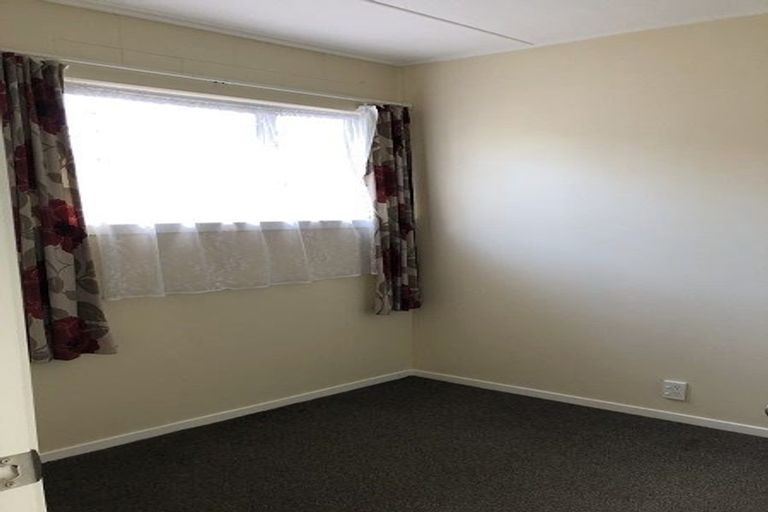 Photo of property in 2/23 Tane Street, New Lynn, Auckland, 0600