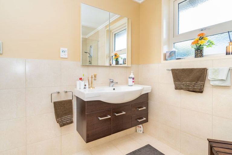 Photo of property in 1 Warwick Street, Balaclava, Dunedin, 9011