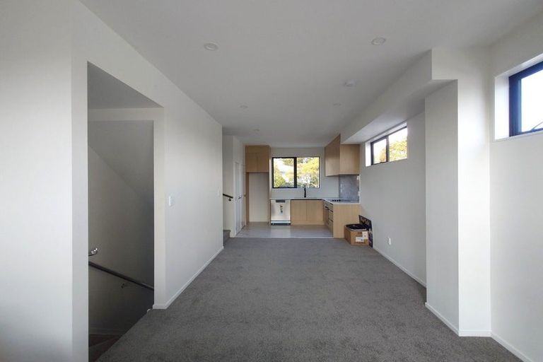 Photo of property in 5/113 Te Atatu Road, Te Atatu South, Auckland, 0610