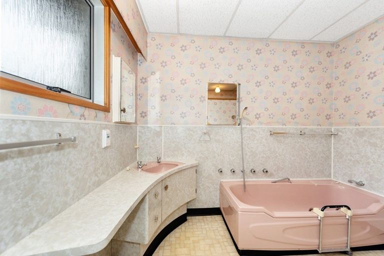 Photo of property in 34 Kensington Place, Fairfield, Hamilton, 3214