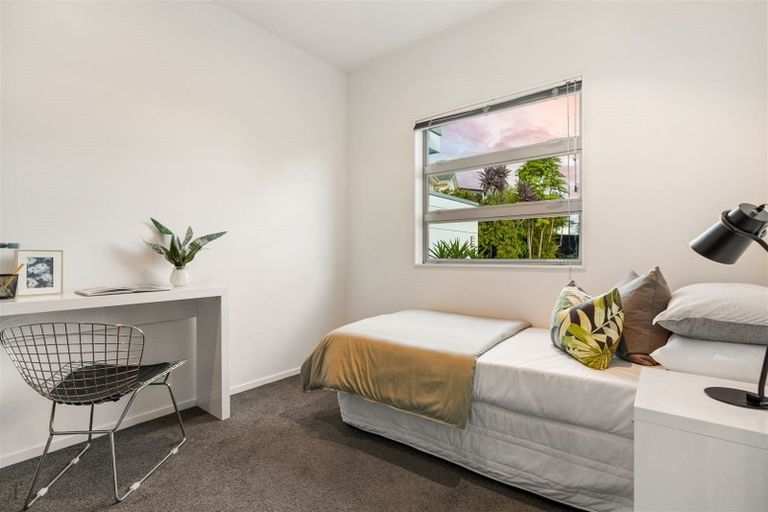 Photo of property in 7 Rangi Avenue, Schnapper Rock, Auckland, 0632