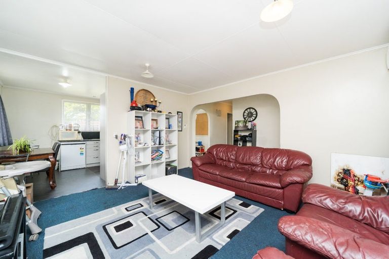 Photo of property in 14 Otaki Place, Westbrook, Palmerston North, 4412