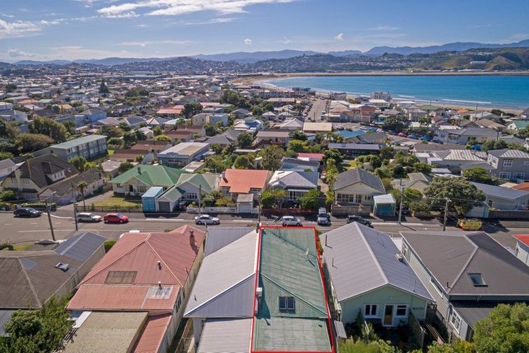 Photo of property in 192 Sutherland Road, Lyall Bay, Wellington, 6022